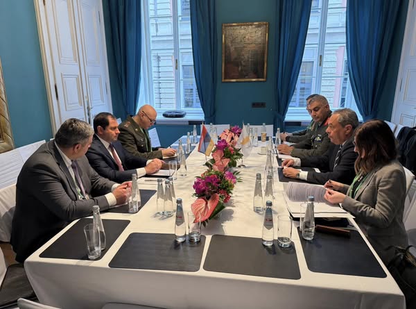 Սուրեն Պապիկյանը հանդիպել է Կիպրոսի պաշտպանության նախարարի հետ