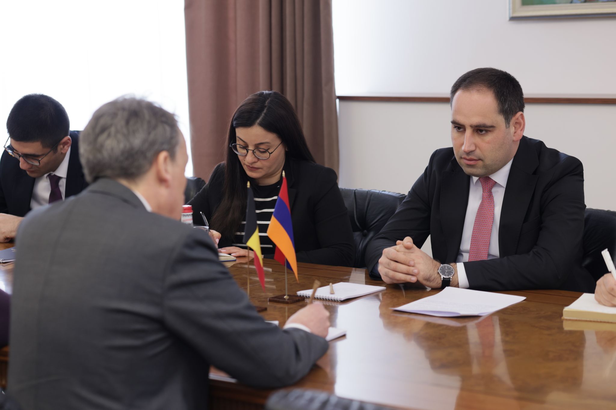 Դավիթ Խուդաթյանն ընդունել է Բելգիայի դեսպանին