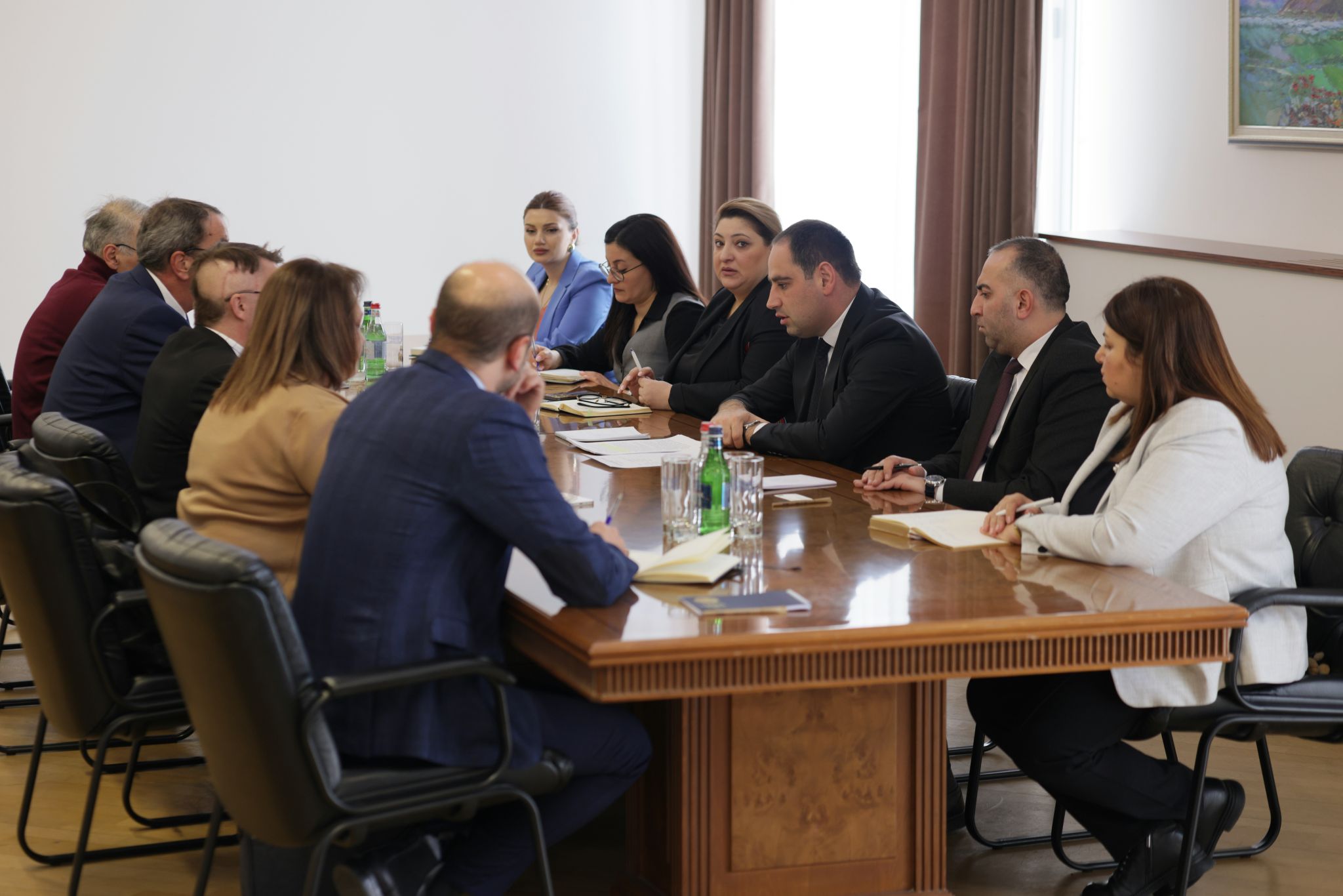 Դավիթ Խուդաթյանն ընդունել է Ասիական զարգացման բանկի հայաստանյան գրասենյակի մշտական առաքելության տնօրենին