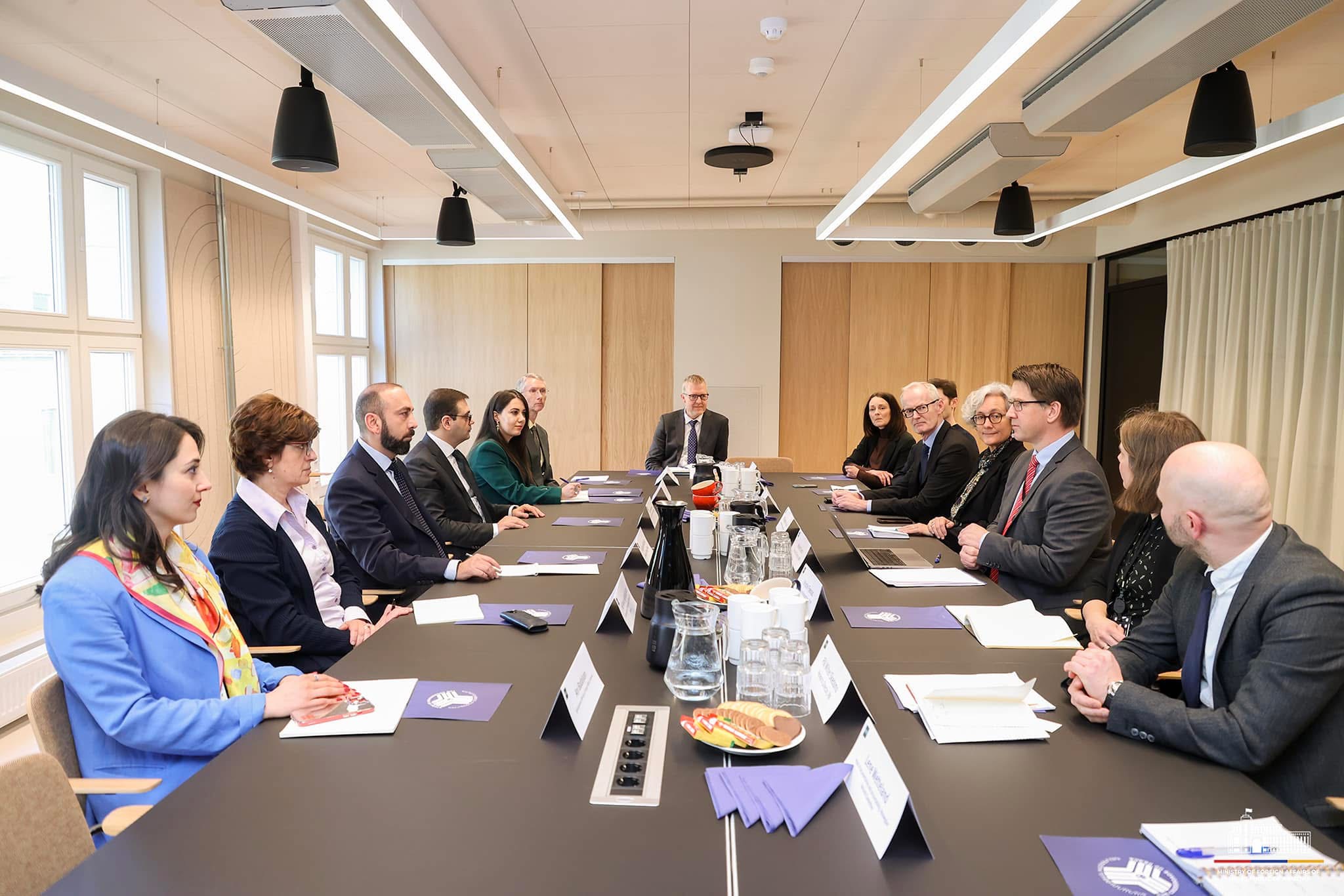 Արարատ Միրզոյանը հանդիպում է ունեցել Միջազգային հարաբերությունների նորվեգական ինստիտուտի ղեկավար և փորձագիտական կազմի հետ
