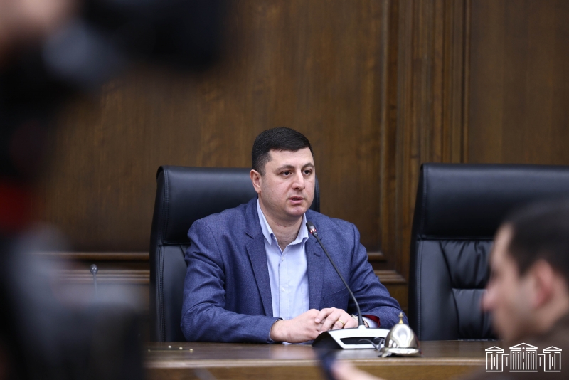 Խորհրդարանական ճեպազրույցներ. «Պատիվ ունեմ» խմբակցություն