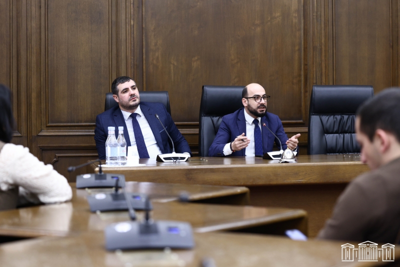 Խորհրդարանական ճեպազրույցներ. «Քաղաքացիական պայմանագիր» խմբակցություն