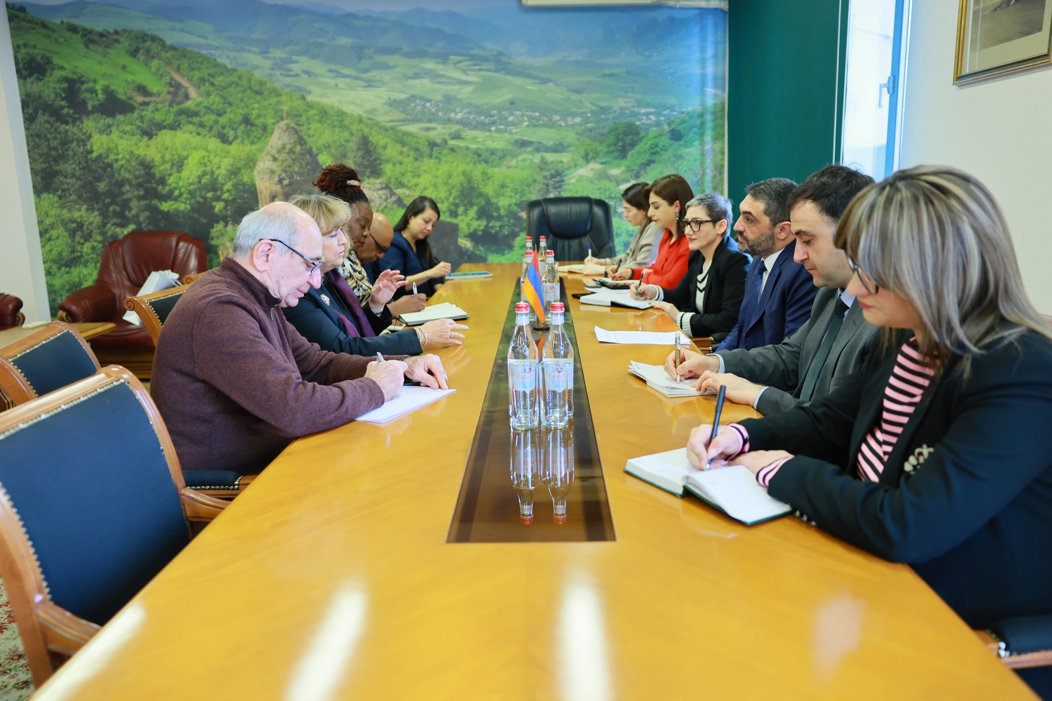 Հակոբ Սիմիդյանն ընդունել է ՄԱԿ-ի Կենսաբանական բազմազանության մասին կոնվենցիայի գործադիր քարտուղար Աստրիդ Շոմեյքերին