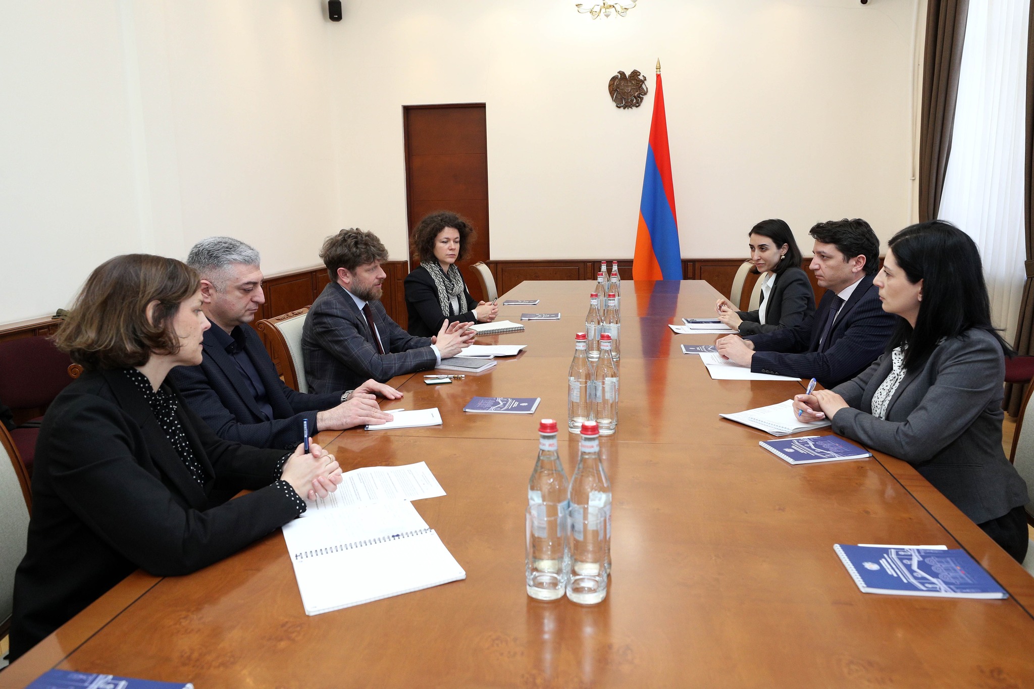 Վահե Հովհաննիսյանը հանդիպել է Զարգացման ֆրանսիական գործակալության ներկայացուցչի և Ֆրանսիայի դեսպանի հետ