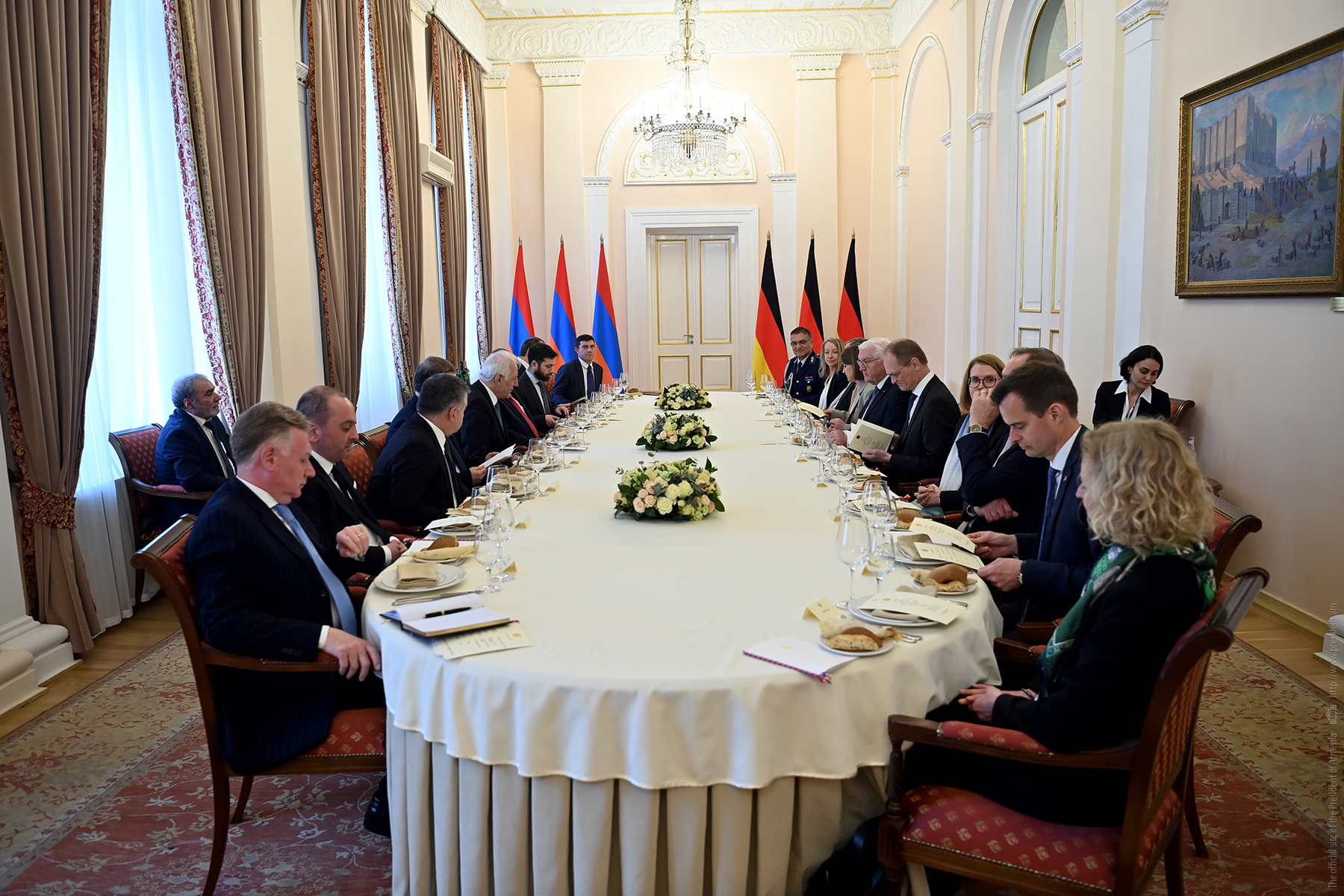 Ի պատիվ Գերմանիայի նախագահ Ֆրանկ-Վալտեր Շտայնմայերի նախագահ Վահագն Խաչատուրյանի անունից տրվել է պաշտոնական ճաշ