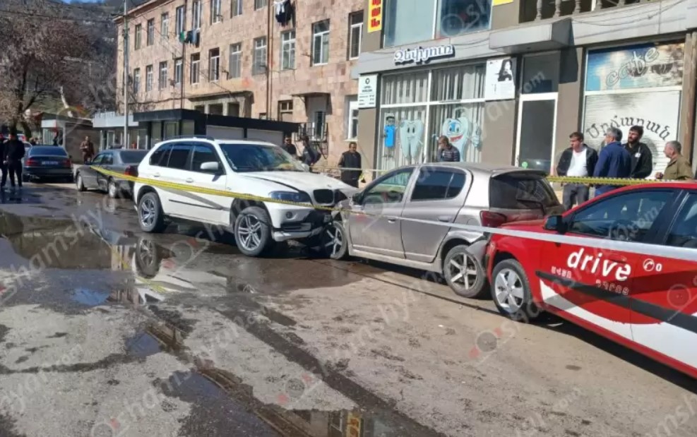 Կապանում բախվել է 6 ավտոմեքենա. կա տուժած