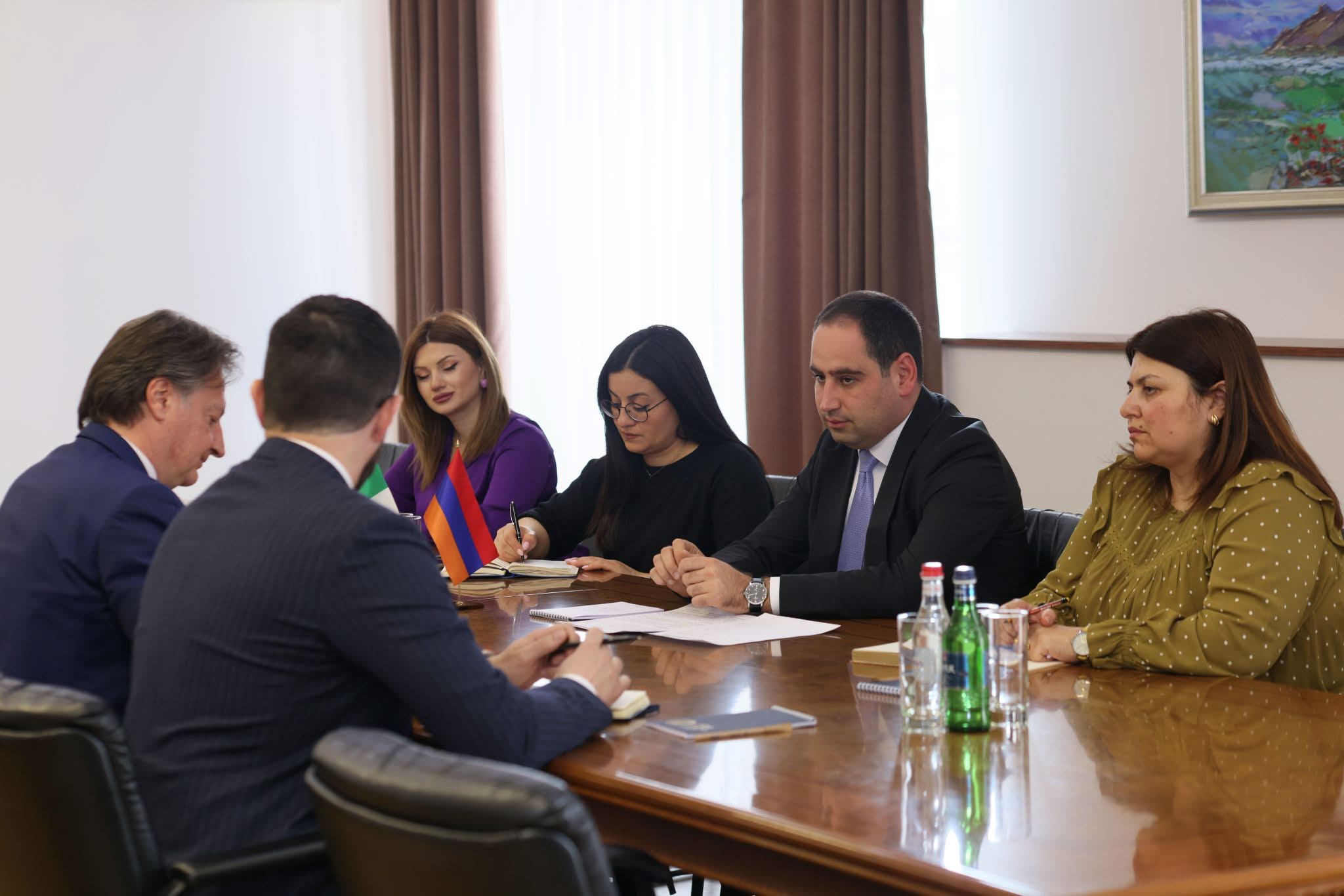 Դավիթ Խուդաթյանն այսօր ընդունել է ՀՀ-ում Իտալիայի Հանրապետության դեսպան Ալեսսանդրո Ֆերրանտիին