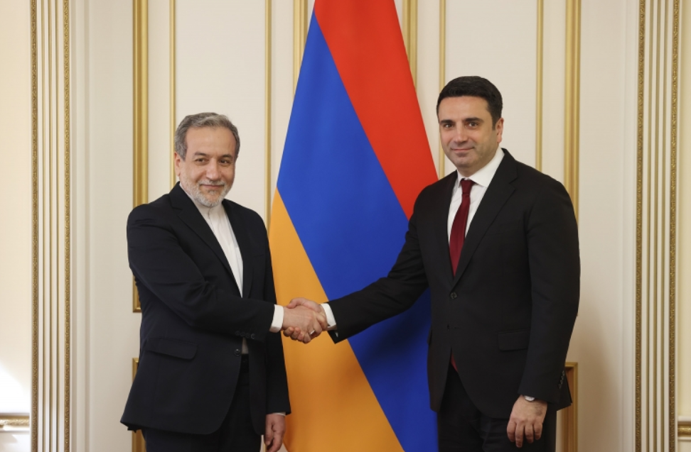 Ալեն Սիմոնյանն ու Աբբաս Արաղչին քննարկել են տարածաշրջանային զարգացումներին վերաբերող երկկողմ հետաքրքրության մի շարք հարցեր