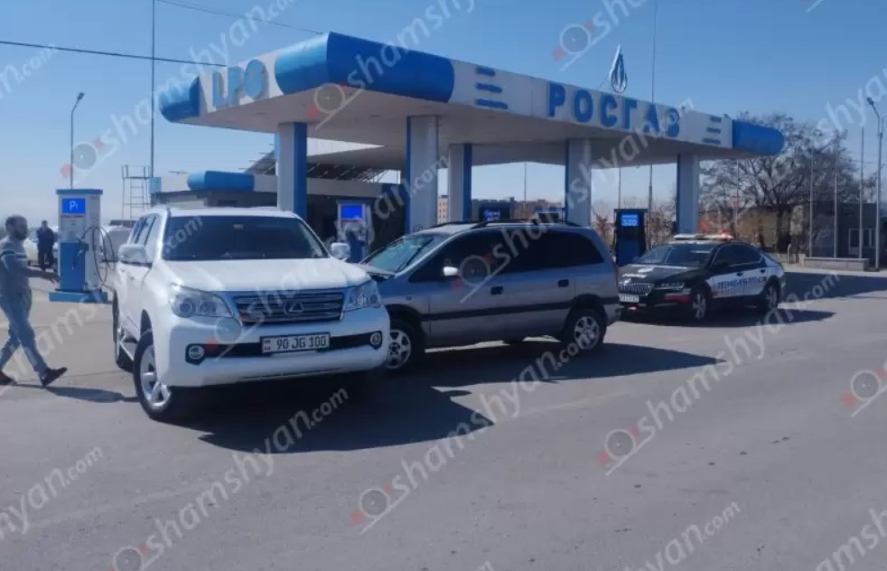 Մասիսում բախվել են «Lexus GX 460»-ը և «Opel Zafira»-ն