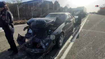 Շղթայական ավտովթար՝ Երևանում. բախվել են երկու «Toyota» և երկու «Mercedes» ավտոմեքենա