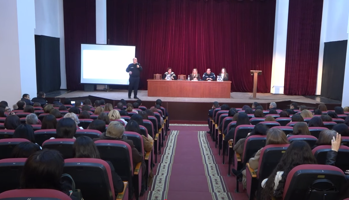 Ընտանեկան բռնությունը ոչ միայն անհատի իրավունքի խախտում է, այլև պետության կայունությանն ուղղված մարտահրավեր. հանդիպում-քննարկում քաղաքացիական հասարակության ներկայացուցիչների հետ