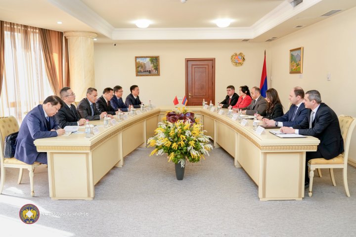 Քննչական կոմիտեի նախագահի տեղակալը հանդիպել է Չինաստանի պատվիրակության ղեկավարի հետ