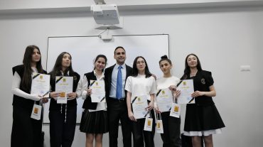 Կրթվելը միայն մրցույթում հաղթելը չէ, արժանապատիվ կյանք կառուցելու հիմքն է․ Ավինյանն ընդունել է Դպրոցական օլիմպիադայի քաղաքային փուլի դիպլոմակիր աշակերտներին