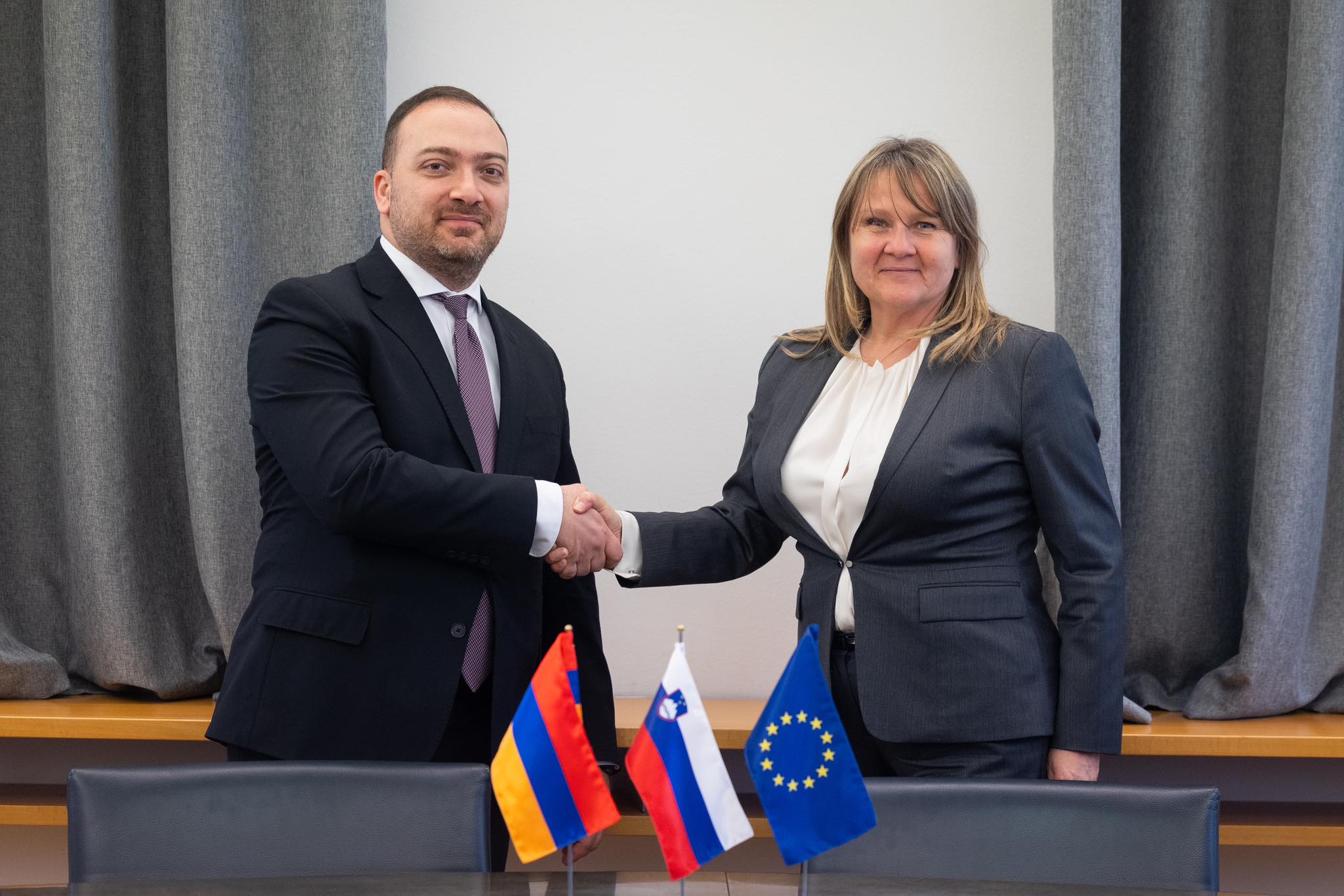ՀՀ ԱԳՆ գլխավոր քարտուղարը հանդիպում է ունեցել Սլովենիայի ԱԳՆ գլխավոր քարտուղարի պաշտոնակատարի հետ