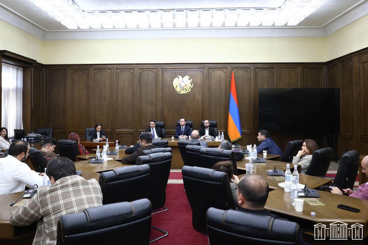 ԱԺ-ում տեղի է ունեցել «Քաղաքացիական պայմանագիր» խմբակցության նիստ