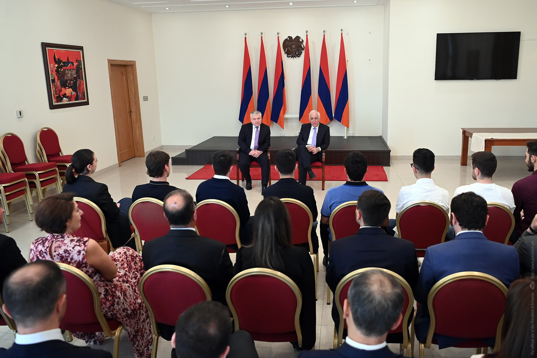 Վահագն Խաչատուրյանն այցելել է ԱՄԷ-ում ՀՀ դեսպանություն