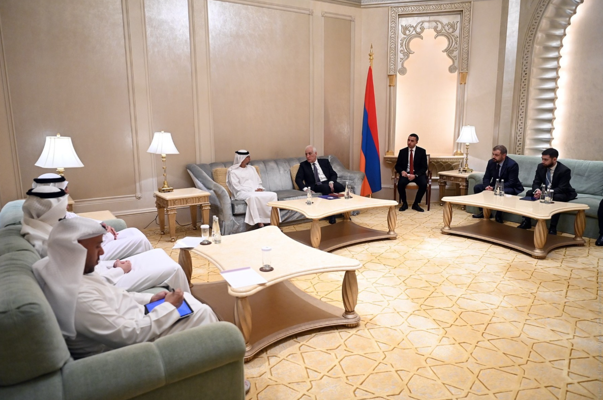 ՀՀ նախագահն իր կեցավայրում ընդունել է ԱՄԷ Էներգետիկայի և ենթակառուցվածքների նախարարին
