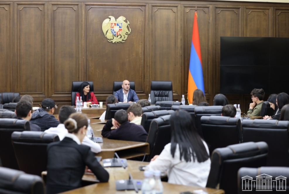 Սիսակ Գաբրիելյանը հանդիպել է ուսանողների հետ
