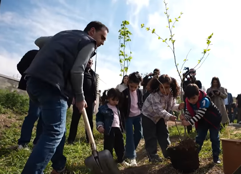 Քաղաքային ծառատունկի շրջանակում շուրջ 1300 ծառ և ավելի քան 200 մշտադալար թուփ է տնկվել