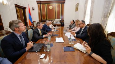 Փոխվարչապետ Տիգրան Խաչատրյանն ընդունել է ԱԶԲ հայաստանյան գրասենյակի տնօրենին