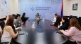 Անահիտ Ավանեսյանը հերթական հանդիպումն է ունեցել ԼՂ-ից բռնի տեղահանված մի խումբ կանանց հետ