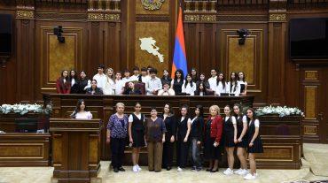 Ազգային ժողով են այցելել Հայաստանի մարզերի և Երևանի մի շարք ուսումնական հաստատությունների ներկայացուցիչներ