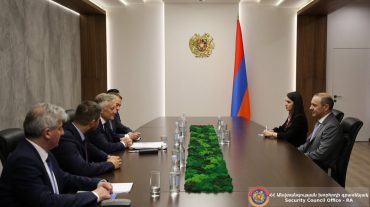 ԱԽ քարտուղարն ընդունել է Լեհաստանի ԱԳ նախարարի տեղակալին