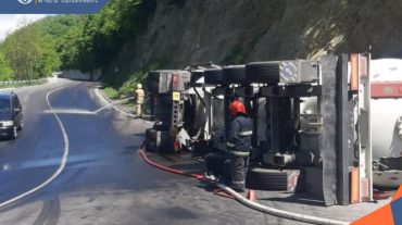 Դիլիջան-Երևան ավտոճանապարհին կցորդիչով բեռնատարը կողաշրջվել է