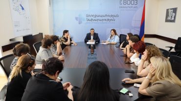 Արտակ Ջումայանը հանդիպել է Արագածոտնի մարզի բժշկական կենտրոնների և ամբուլատորիաների ղեկավարների ու ընտանեկան բժիշկների հետ