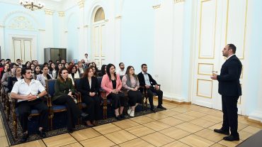 «Ուսանողների և երիտասարդների օրվա» առթիվ նախագահի նստավայր են այցելել ՀՀ պետական կառավարման ակադեմիայի ուսանողները