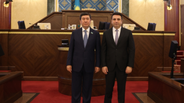ՀՀ ԱԺ նախագահը հանդիպել է Ղազախստանի խորհրդարանի Մաժիլիսի նախագահին
