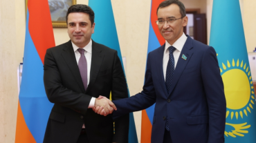 Ալեն Սիմոնյանը հանդիպել է Ղազախստանի խորհրդարանի Սենատի նախագահի հետ