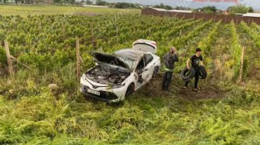 Ծաղկունքի կամրջի հարևանությամբ բախվել են «Toyota Camry»-ն, «Nissan Teana»-ն և «Լադա»-ն, ինչի հետևանքով «Toyota Camry»-ն, մի քանի պտույտ շրջվելով, հայտնվել է դաշտում