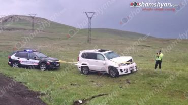 Շիրակի մարզում 28-ամյա վարորդը «Lexus GX 470»-ով դուրս է եկել երթևեկելի գոտուց և հայտնվել դաշտում․ 4 վիրավորներն էլ երիտասարդ աղջիկներ են