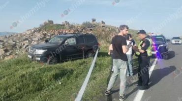 Գեղարքունիքում բախվել են «BMW X5»-ը ու «Toyota Land Cruiser»-ը, վերջինը հայտնվել է դաշտում․ կա տուժած