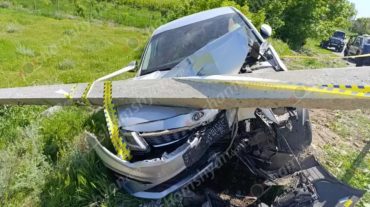 Կոտայքում բախվել են «Nissan Pathfinder»-ը ու «Kia Optima»-ն, ինչի հետևանքով վերջինը բախվել է բետոնե էլեկտրասյանը. կա տուժած