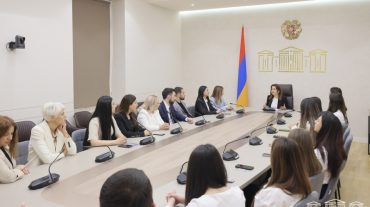 Մի խումբ ուսանողներ հյուրընկալվել են խորհրդարանում