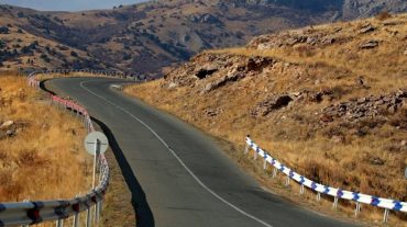 Աղվանի-Լծեն ավտոճանապարհի 20-րդ կմ-ն քարաթափման հետևանքով դարձել է միակողմանի երթևեկելի