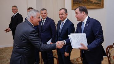 Փոխվարչապետ Մհեր Գրիգորյանն ընդունել է ՌԴ նահանգապետերի պատվիրակությանը