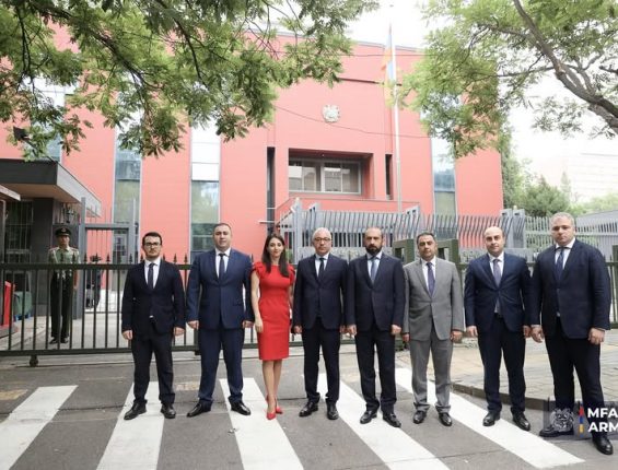 Արարատ Միրզոյանի պաշտոնական այցը Չինաստան եզրափակվել է Պեկինում ՀՀ դեսպանությունում աշխատանքային քննարկմամբ