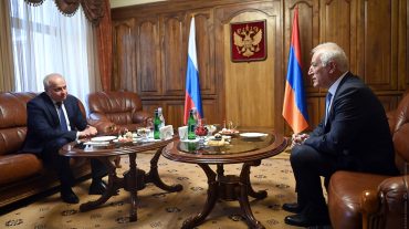 Նախագահ Վահագն Խաչատուրյանը Ռուսաստանի օրվա առթիվ այցելել է Հայաստանում ՌԴ դեսպանատուն