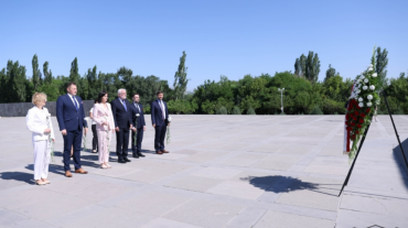 Լեհաստանի Սեյմի Լեհաստան-Հայաստան բարեկամական խմբի պատվիրակությունն այցելել է Ծիծեռնակաբերդի հուշահամալիր