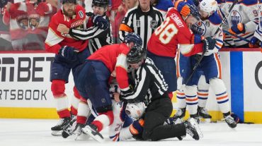 Բոլորը բոլորի դեմ․ խելահեղ ծեծկռտուք NHL-ի եզրափակչում