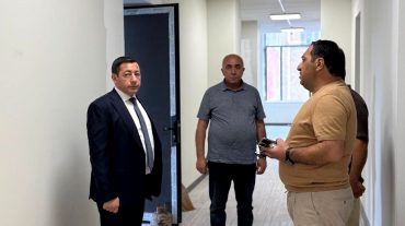 Քաղաքաշինության կոմիտեի նախագահը չնախատեսված այց է կատարել դպրոցների մարզադահլիճներ