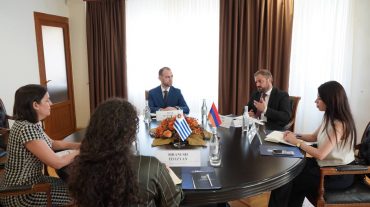 Գևորգ Պապոյանն ընդունել է Ուրուգվայի դեսպանին