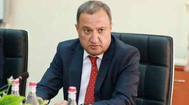 Դավիթ Խուդաթյանը «Երևանի ՋԷԿ»-ի աշխատակազմին է ներկայացրել տնօրենի ժամանակավոր պաշտոնակատարին