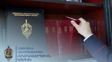 Մի շարք անձինք ապօրինի եղանակով վարորդական վկայականներ ձեռք բերելու համար կաշառքի միջնորդության պատրվակով քաղաքացիներից խաբեությամբ ստացել են տարբեր չափի գումարներ
