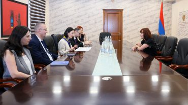 Ժաննա Անդրեասյանն ընդունել է ավստրիացի հայագետ Յասմին Դում-Թրագուտին