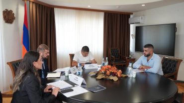 Էկոնոմիկայի նախարարը լսել է քաղաքացիների առաջարկներն ու մտահոգությունները և համապատասխան հանձնարարականներ տվել
