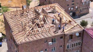 Վեդիում սուբվենցիոն ծրագրի շրջանակում հիմնանորոգվում են բազմաբնակարան շենքերի տանիքները